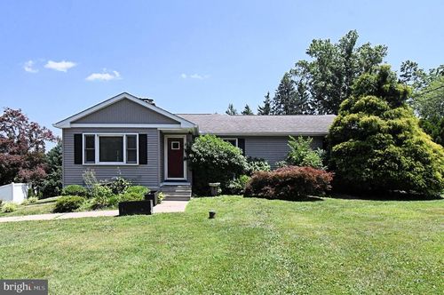 551 Walter Rd, Warminster, PA, 18974-5553 | Card Image