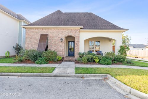 111 Catamaran Dr, Youngsville, LA, 70592-6381 | Card Image