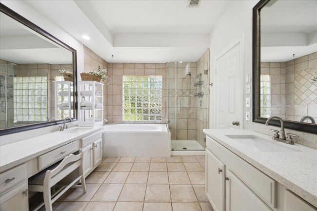 1811 Oakbrook Cir, House other with 4 bedrooms, 3 bathrooms and 2 parking in Pearland TX | Image 19