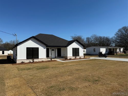 122 Carr St, Tallassee, AL, 36078-1955 | Card Image