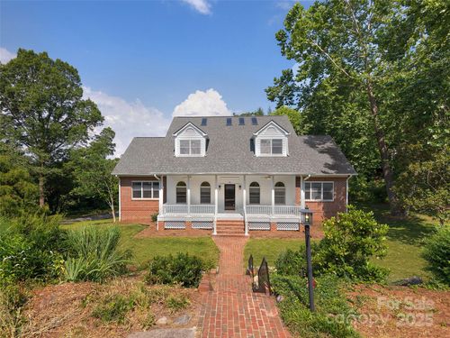 44 Ardoyne Rd, Asheville, NC, 28804-1402 | Card Image