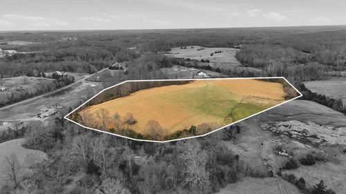 424 Gum Branch Rd, Burns, TN, 37029-5101 | Card Image