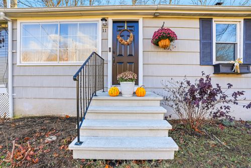 11 Denis Dr, North Grosvenordale, CT, 06255-1200 | Card Image