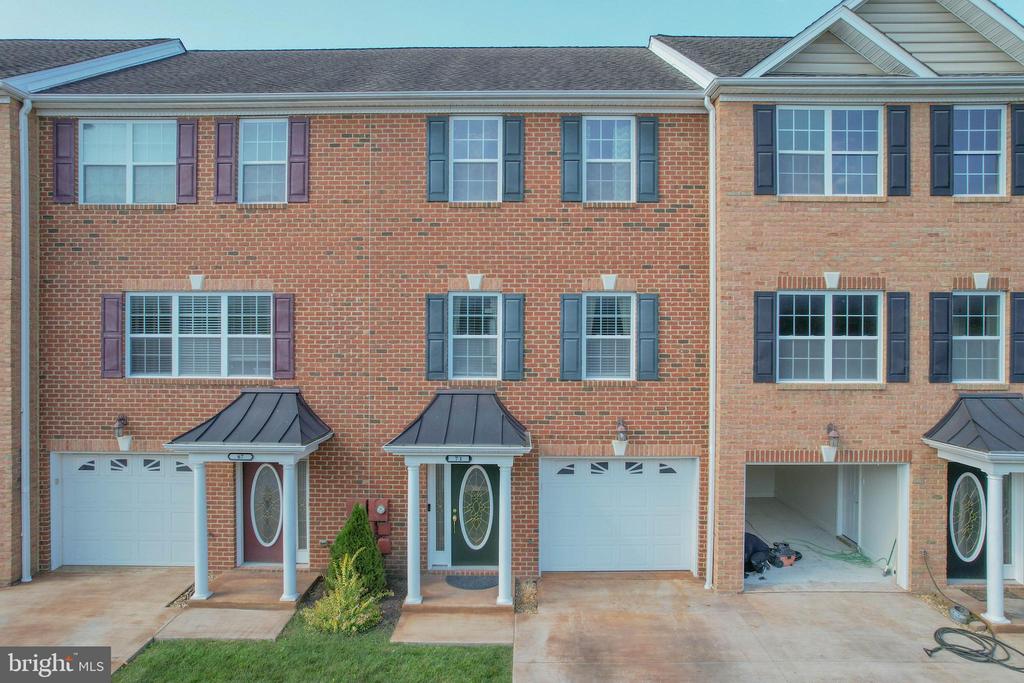 Babylonica Ct, Bunker Hill, WV 25413