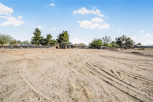 15620 Newmont Ave, House other with 3 bedrooms, 2 bathrooms and 2 parking in Lancaster CA | Image 25