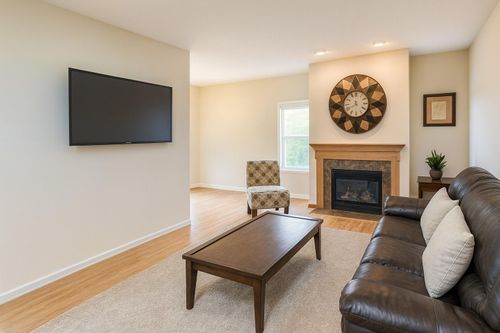 614-6869 Folkestone Rd, Apple Valley, MN, 55124-5625 | Card Image