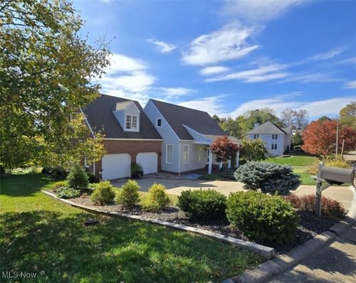 8 Merrywood Ln, Vienna, WV, 26105-9488 | Card Image