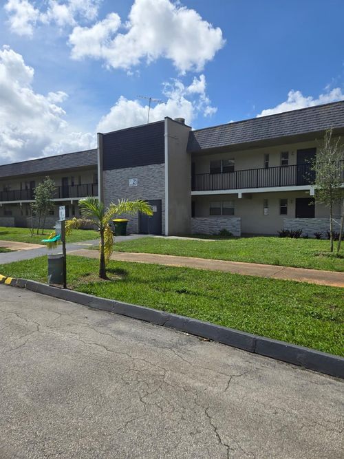 104-8001 Fairview Dr, Tamarac, FL, 33321-3990 | Card Image