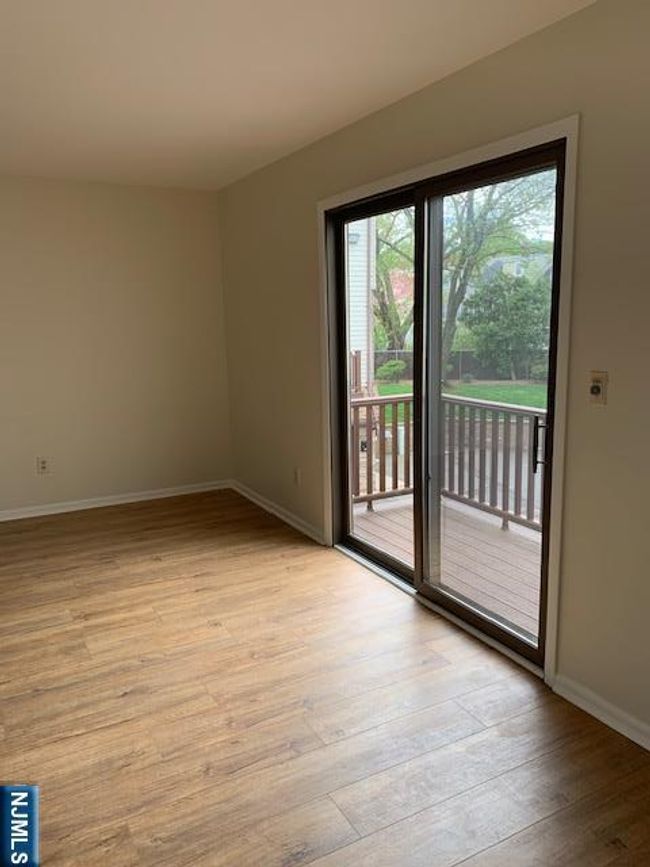 678 Broad St, Townhouse with 2 bedrooms, 3 bathrooms and null parking in Clifton NJ | Image 9