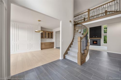 11982 Encore Ct, Utica, MI, 48315-2334 | Card Image