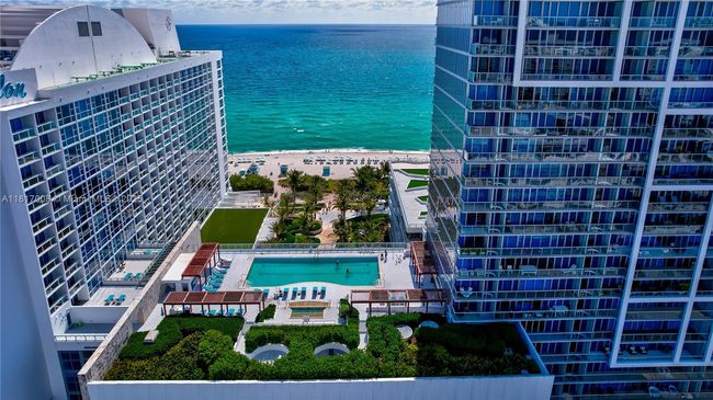 APT-405 - 6799 Collins Ave, Condo with 3 bedrooms, 3 bathrooms and null parking in Miami Beach FL | Image 34