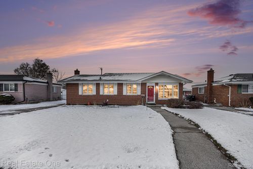 12151 Brougham Dr, Sterling Heights, MI, 48312-4075 | Card Image