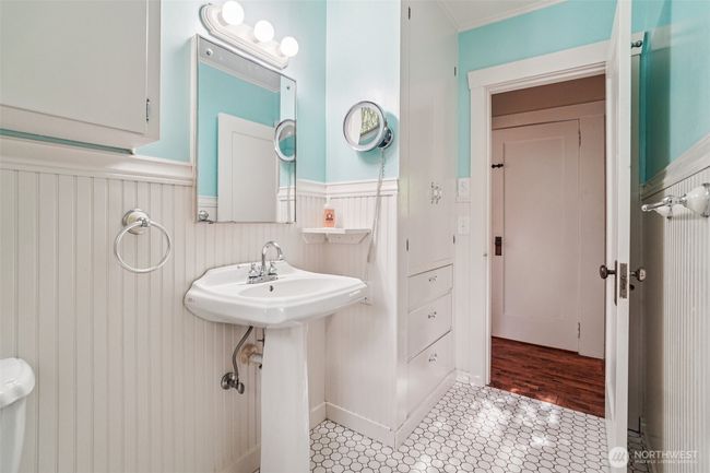 Main bathroom | Image 13