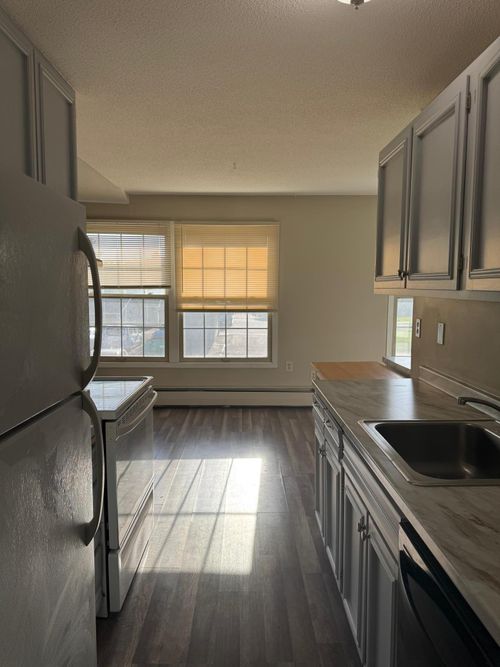 5-1001 11th Ave S, Hopkins, MN, 55343-7937 | Card Image