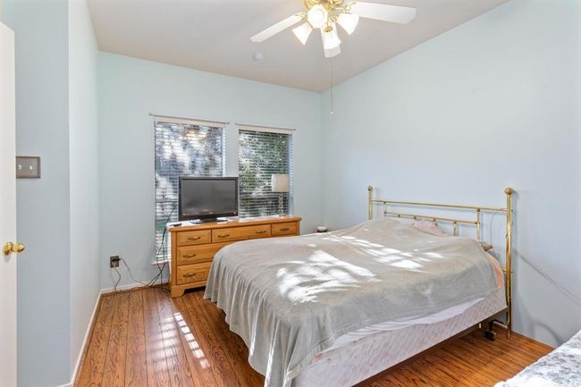Downstairs Bedroom | Image 19