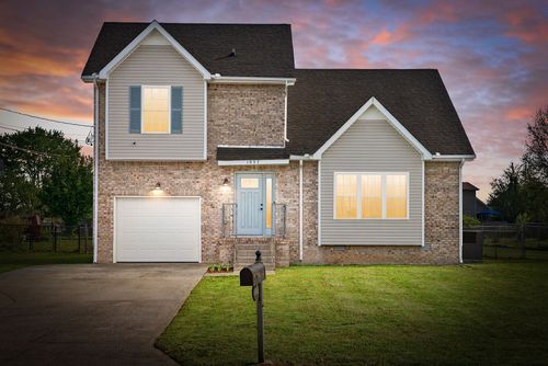 1037 Summerhaven Rd, Clarksville, TN, 37042-4798 | Card Image