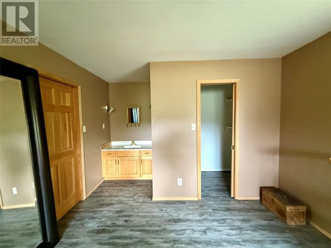5888 Lazy Lake Rd, Home with 4 bedrooms, 2 bathrooms and null parking in Wasa BC | Image 23