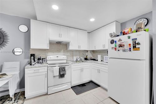 a8-1851 Ne 168th St, North Miami Beach, FL, 33162-3087 | Card Image