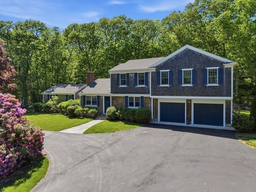 202 Quaker Rd, Falmouth, MA, 02540-4147 | Card Image