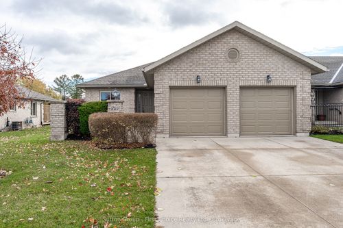 229 Napier St, Mitchell, ON, N0K1N0 | Card Image