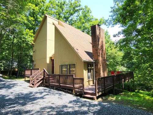 548 Clubhouse Dr, East Stroudsburg, PA, 18302-9270 | Card Image