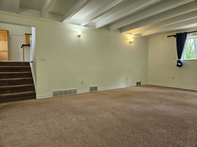 Family room (Lower) | Image 22
