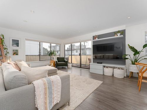 103-127 E 4th St, North Vancouver, BC, V7L1H7 | Card Image