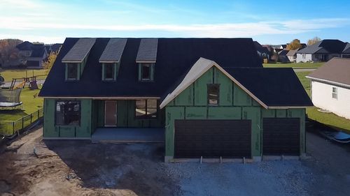 668 E Becker Pl, Sycamore, IL, 60178-2936 | Card Image