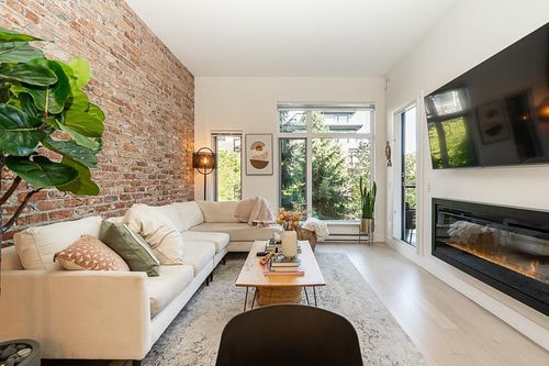 208-262 Salter St, New Westminster, BC, V3M0J6 | Card Image
