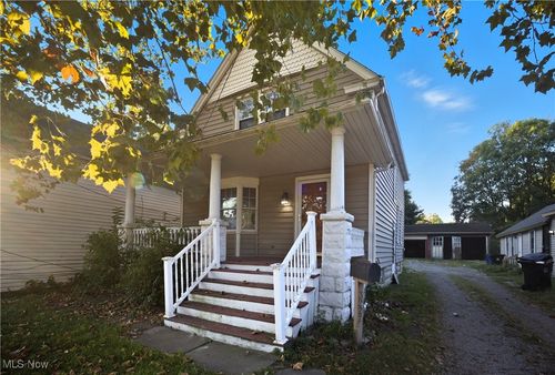 3227 Trowbridge Ave, Cleveland, OH, 44109-2046 | Card Image