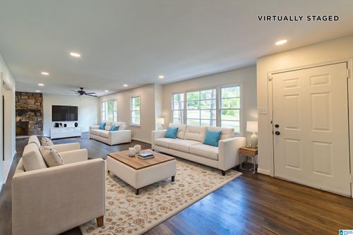 512 22nd Ter Ne, Center Point, AL, 35215-3818 | Card Image