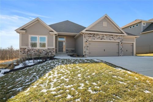 7015 Ne 103rd St, Kansas City, MO, 64156-7702 | Card Image