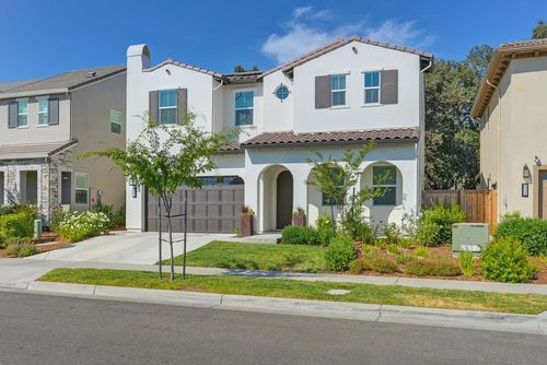 2327 5th Avenue, Sacramento, CA, 95818 | Card Image