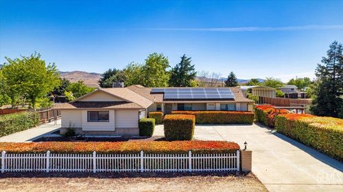 22020 Westwood Blvd, Tehachapi, CA, 93561-8906 | Card Image