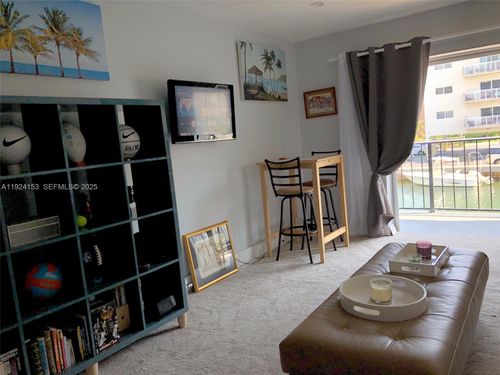 apt-203-3642 Ne 171st St, North Miami Beach, FL, 33160-3048 | Card Image