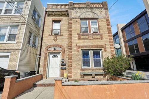 3-7 Bender Pl, Cliffside Park, NJ, 07010-1481 | Card Image