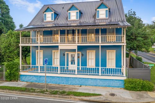 1748 Georgia St, Alford, FL, 32420-6800 | Card Image