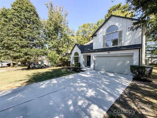 3826 Yorkford Dr, Charlotte, NC, 28269-8947 | Card Image