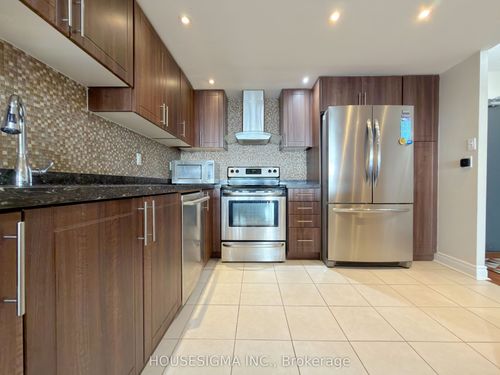 1103-8 Lisa St, Brampton, ON, L6T4S6 | Card Image