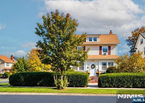 629 Chestnut St, Roselle Park, NJ, 07204-1319 | Card Image