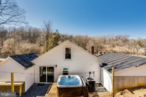 393 Crooked Run Road, SHENANDOAH, VA, 22849 | Card Image