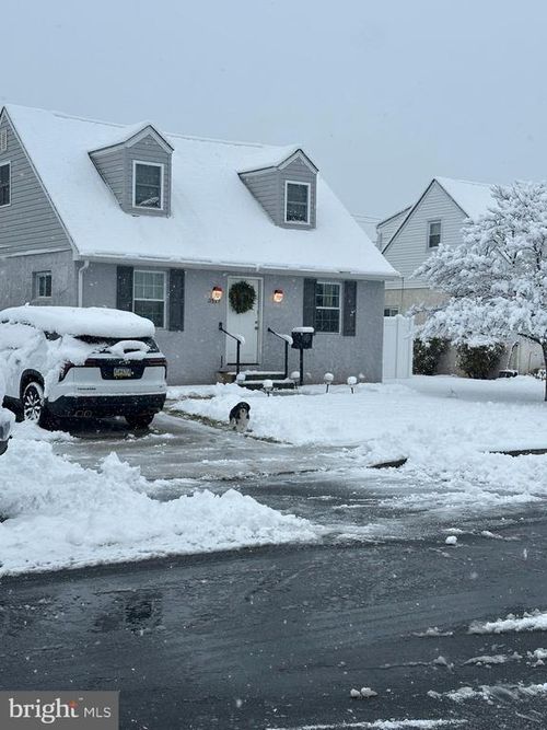 3517 Dixon Ave, BRISTOL, PA, 19007-2519 | Card Image