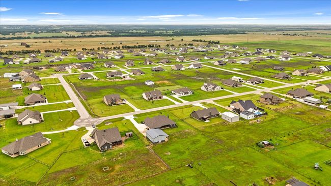 Aerial perspective of suburban area | Image 33
