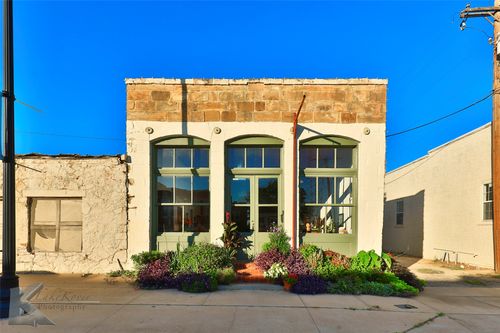 306 Conrad Hilton Blvd, Cisco, TX, 76437-2722 | Card Image