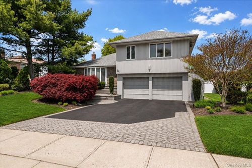 24 Mesa Rd, Syosset, NY, 11791-6905 | Card Image