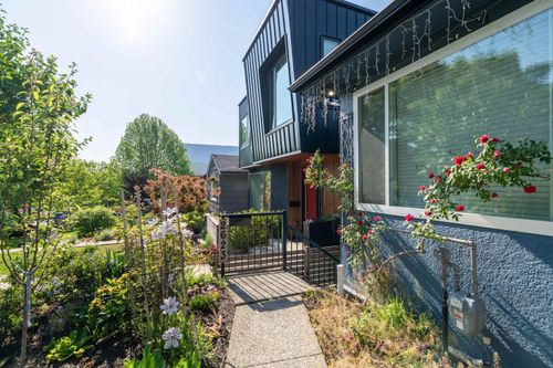 lower-2621 E 5th Ave, Vancouver, BC, V5M1N1 | Card Image