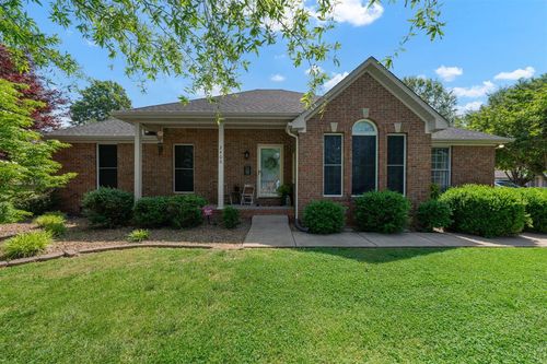 2400 Nicklaus Ln, Franklin, KY, 42134-9651 | Card Image