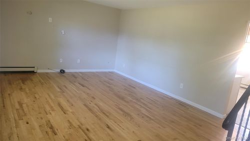 1-80 Laurel Blvd, Ronkonkoma, NY, 11779-3929 | Card Image