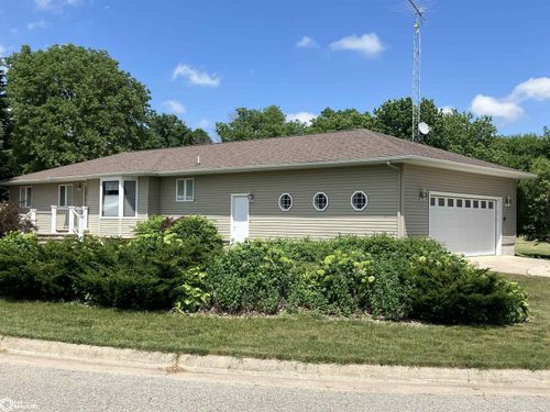 101 Southview Cir, Sheffield, IA, 50475 | Card Image