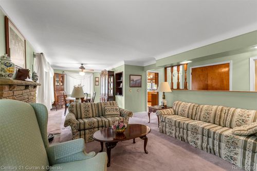 35209 Dewberry St, Farmington Hills, MI, 48331-2032 | Card Image